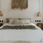 Piece-Of-Art-Loft Between Jungle Trees