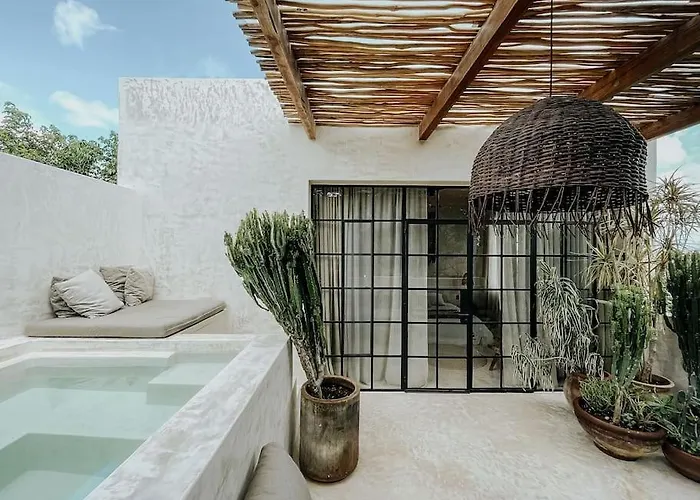 Piece-Of-Art-Loft Between Jungle Trees